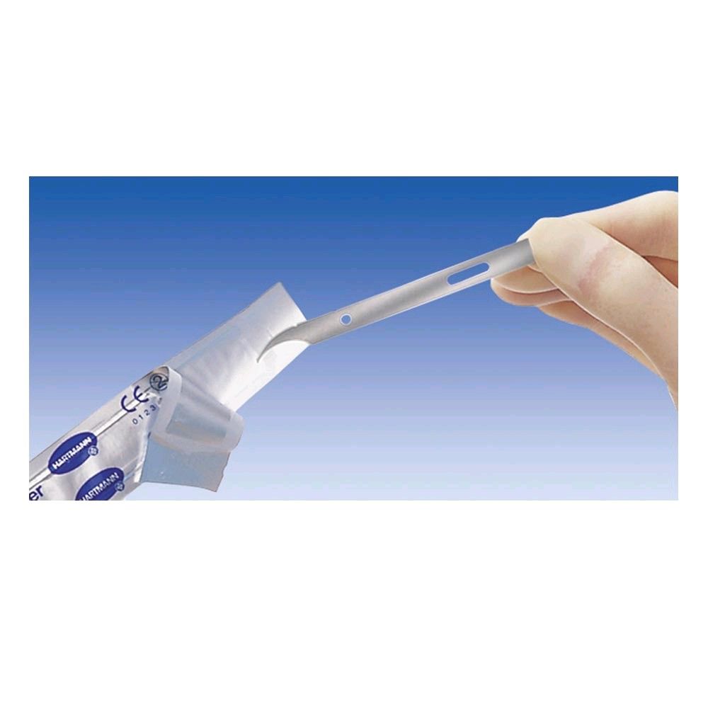 Steriles Hartmann Peha Fadenmesser in Hand gehalten, 6,5 cm Klinge