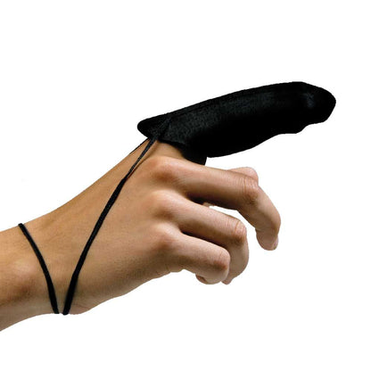Schwarzer Leder-Fingerling mit Riemchen, sitzt am Finger