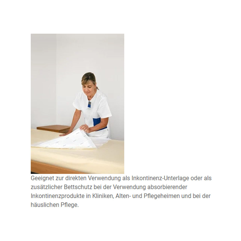 Inkontinenz-Bettunterlage wird von Pflegekraft glattgezogen