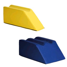 Lymphdrainagekeil mit Kunstlederbezug, gelb- und blaufarbene Keilform