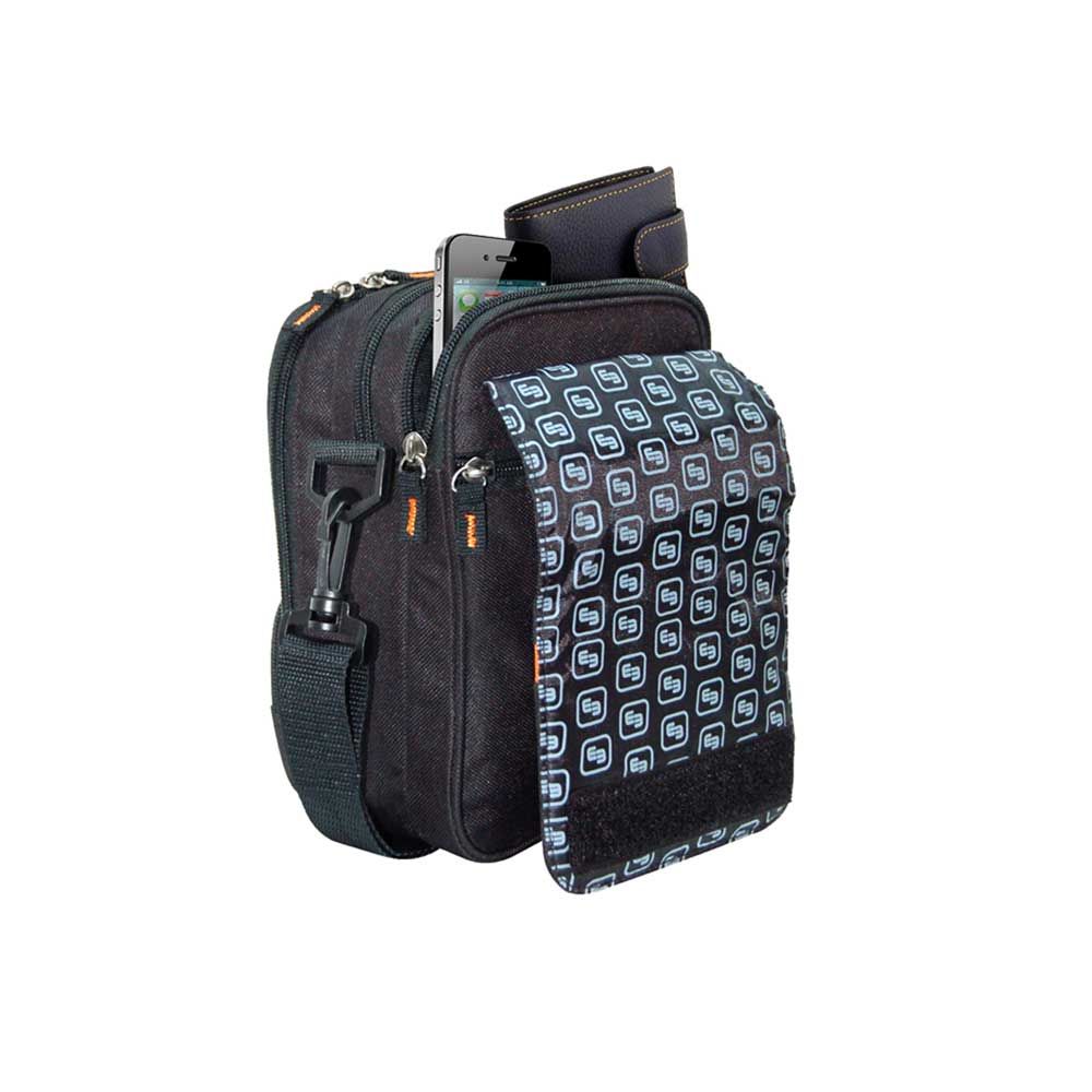 Thermotasche mit Frontfach, schwarzer Korpus und blau gemustertes Außenseitenteil