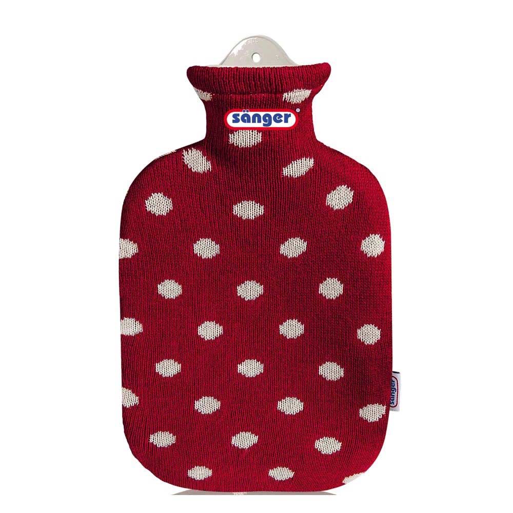 Gummi-Wärmflasche mit Strickbezug, rot mit weißen Punkten