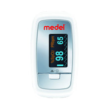 Pulsoximeter von Medel mit Display und Messwerten, weißes Gehäuse