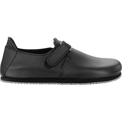Schwarzer Leder-Schuh mit Klettverschluss und gepolsterter Kante.
