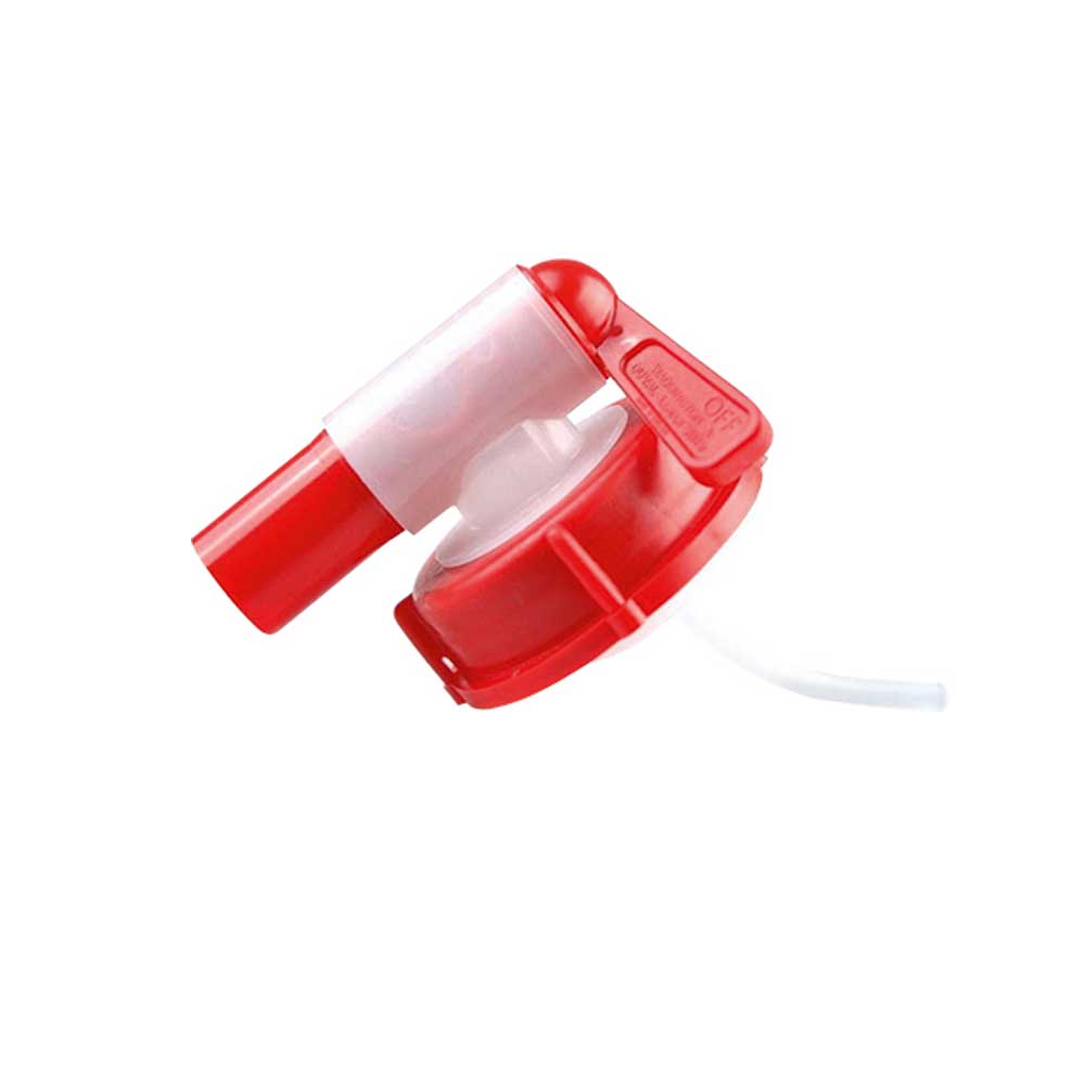 Ecolab Auslaufhahn Oxy: rotes Ventil, weißer Auslass mit Schlauch für 5‑Liter‑Lösungen
