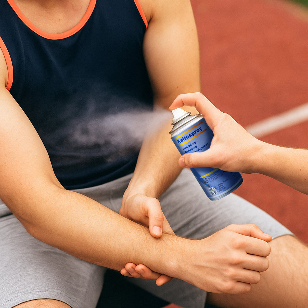 Kältespray-Spraydose, wird auf den Arm eines Mannes gesprüht