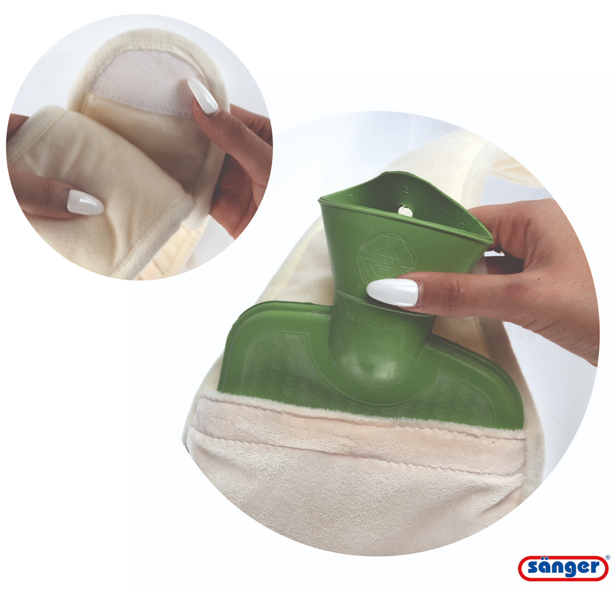 Sänger Wärmflasche im beigen Fleecebezug, grüne Gummi-Wärmflasche sichtbar in Tasche